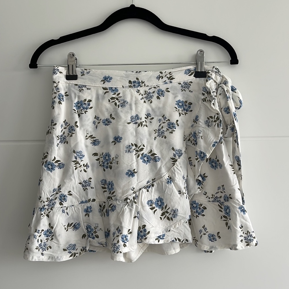 HOLLISTER 2PIECE SET - Picture 4 of 14
